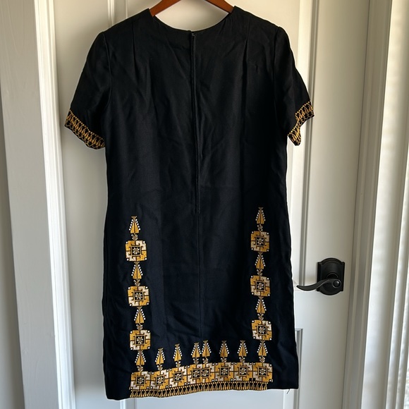 Gorgeous Sindhi Embroidered Design Black Dress Hurmuch - Picture 6 of 8